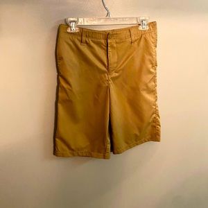 Boys Under Armour Heatgear Golf Shorts size 16